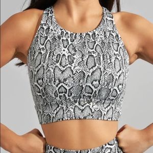 Evolve Jacquard Sports Bra Black/White Reptilia • Buffbunny